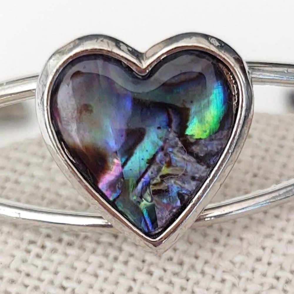 Silver abalone shell heart cuff bracelet - Picture 10 of 10